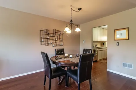 1071 Deerfield Place Highland Park IL 60035