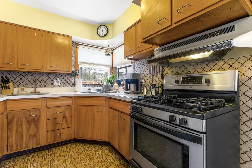 3132 South Normal Avenue Chicago IL 60616