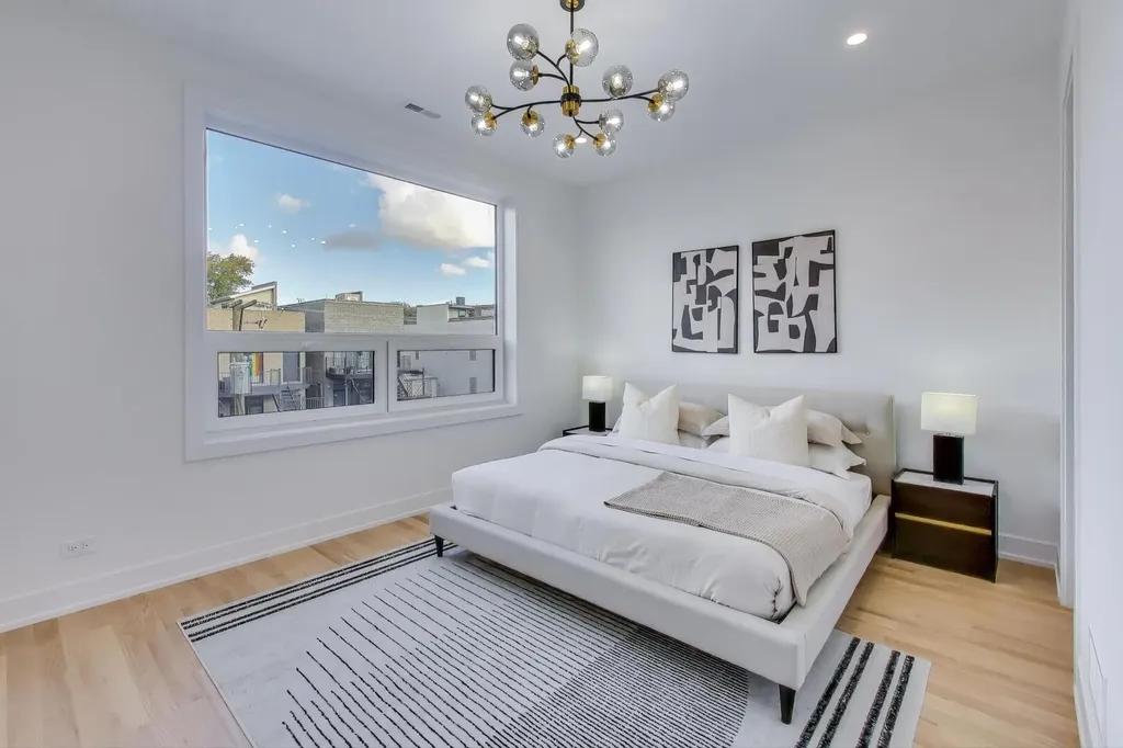 5428 North Winthrop Avenue Chicago IL 60640