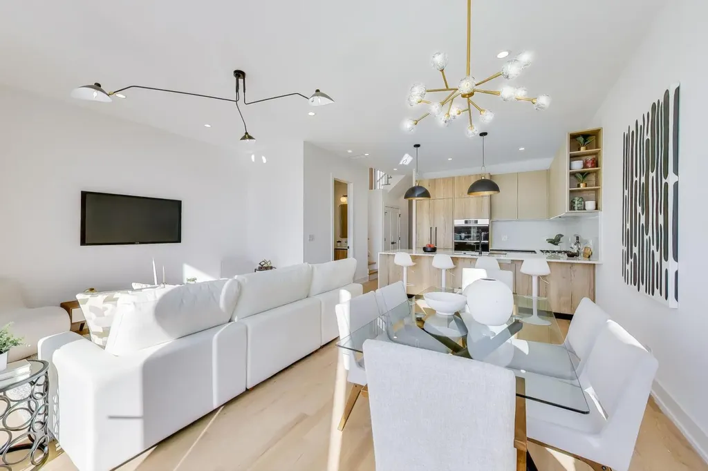 5428 North Winthrop Avenue Chicago IL 60640