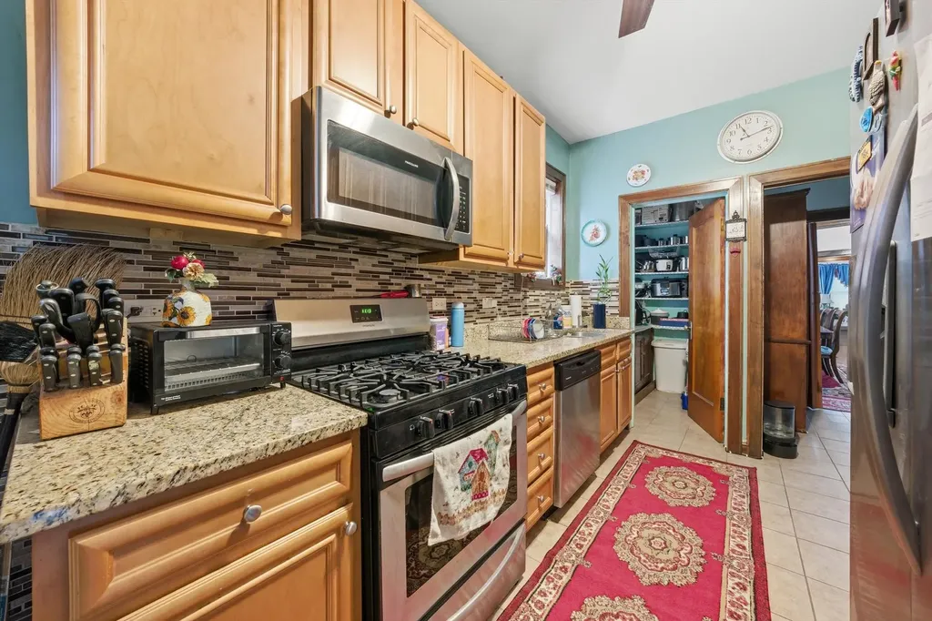 8019 South Rhodes Avenue Chicago IL 60619
