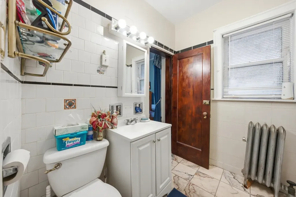 8019 South Rhodes Avenue Chicago IL 60619