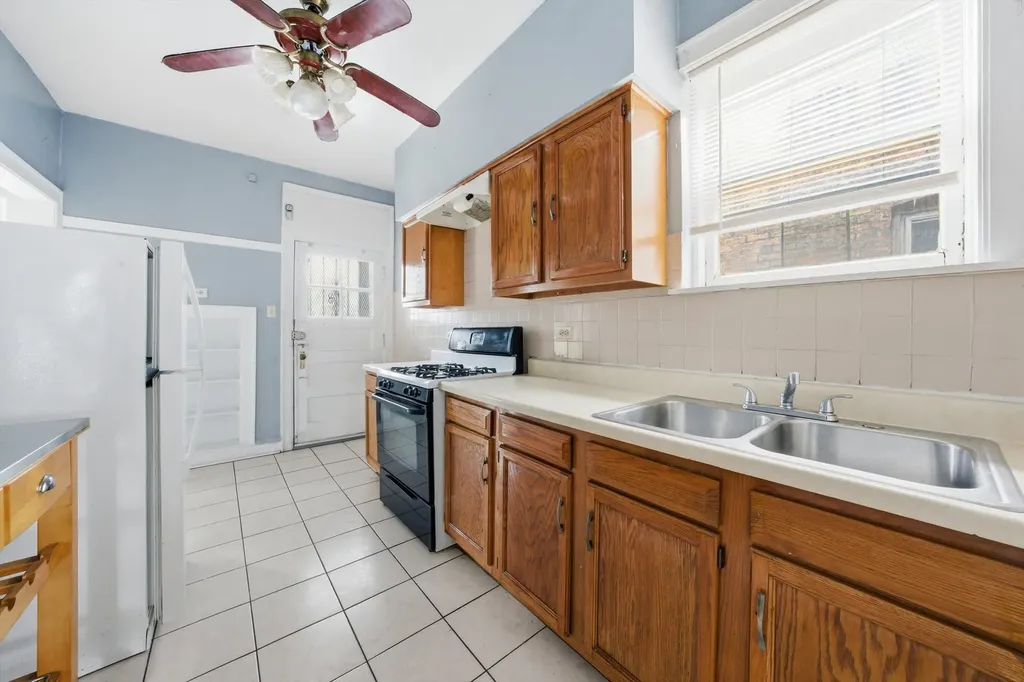 8019 South Rhodes Avenue Chicago IL 60619