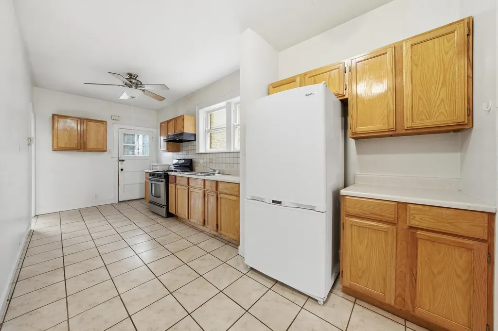 8019 South Rhodes Avenue Chicago IL 60619