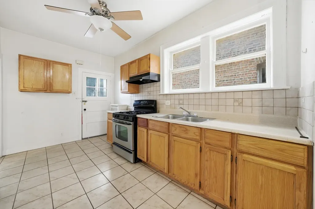 8019 South Rhodes Avenue Chicago IL 60619
