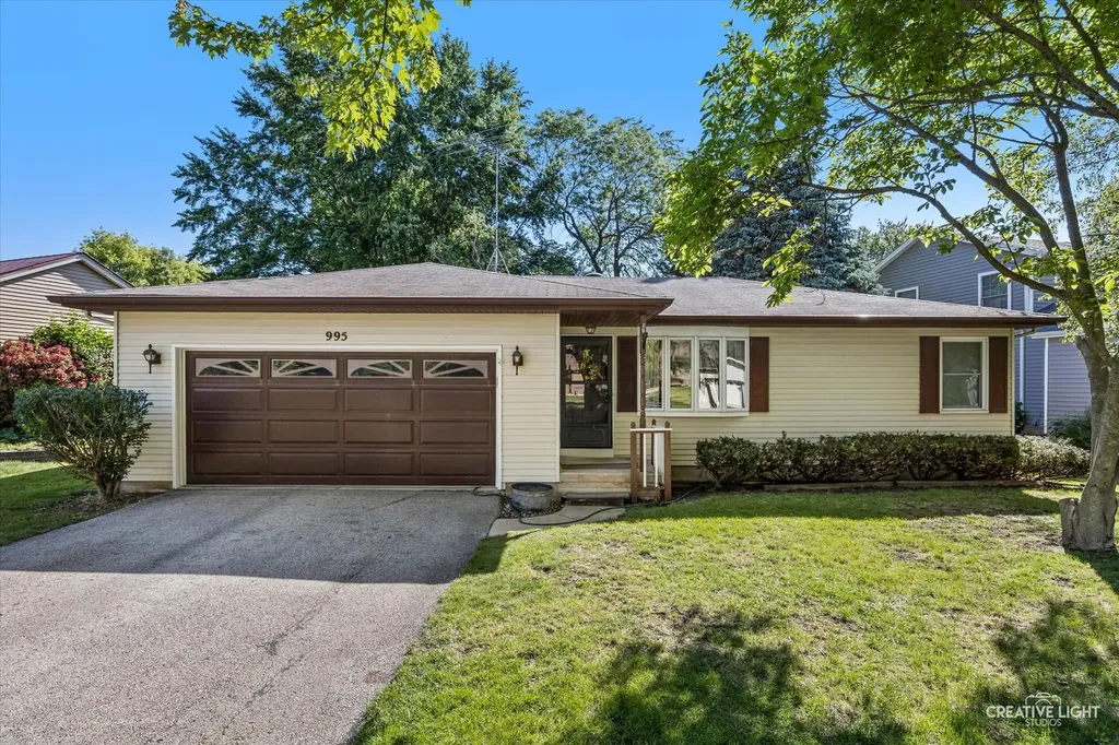 995 Blackhawk Drive Elgin IL 60120