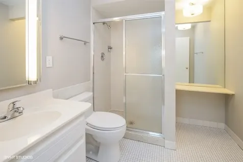 201 Thames Parkway Park Ridge IL 60068