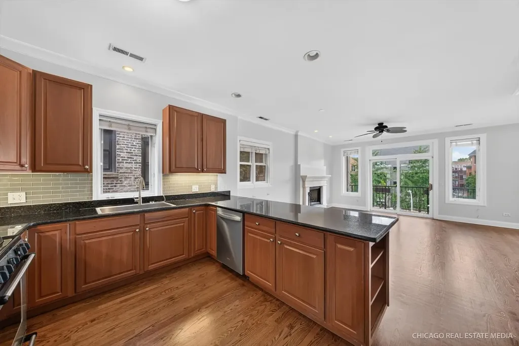 4711 North Malden Street Chicago IL 60640
