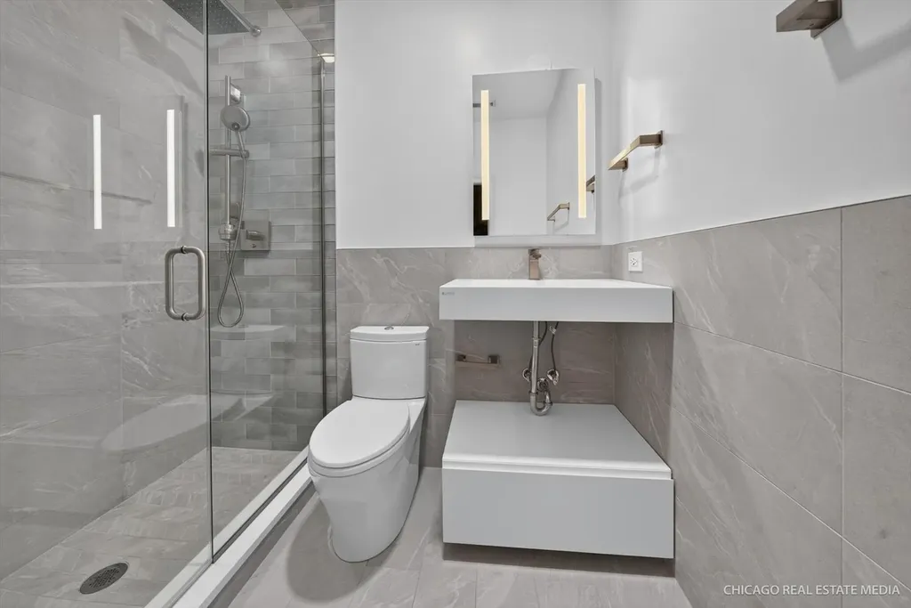 4711 North Malden Street Chicago IL 60640