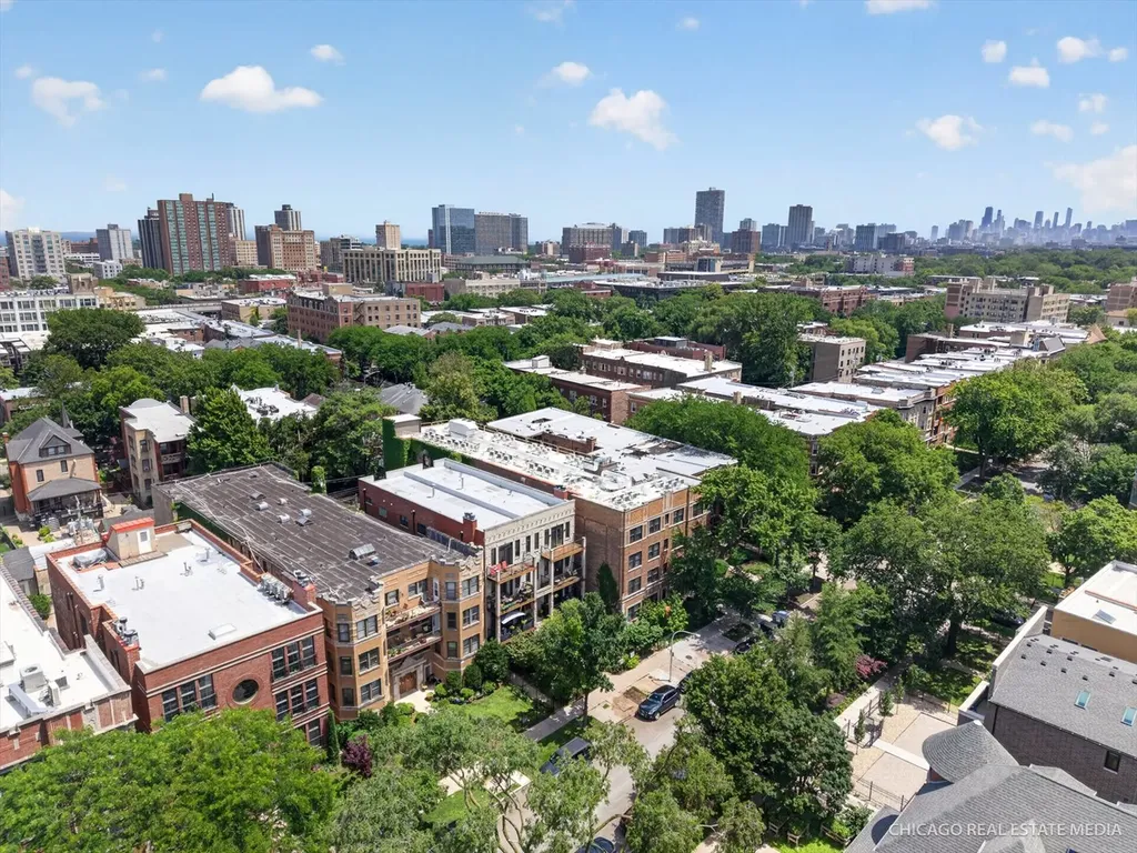 4711 North Malden Street Chicago IL 60640