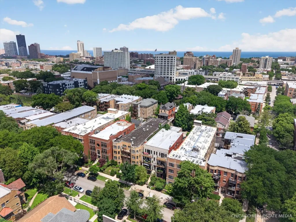 4711 North Malden Street Chicago IL 60640