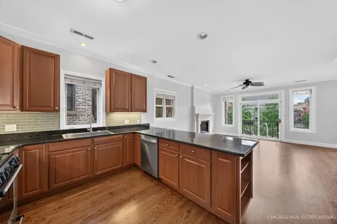 4711 North Malden Street Chicago IL 60640