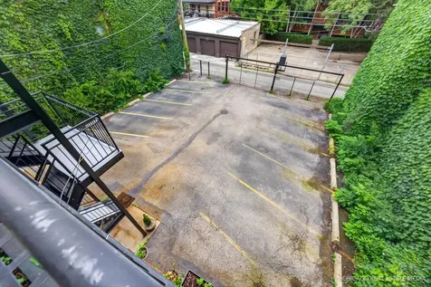 4711 North Malden Street Chicago IL 60640