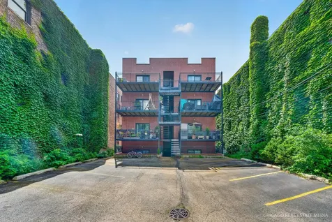 4711 North Malden Street Chicago IL 60640