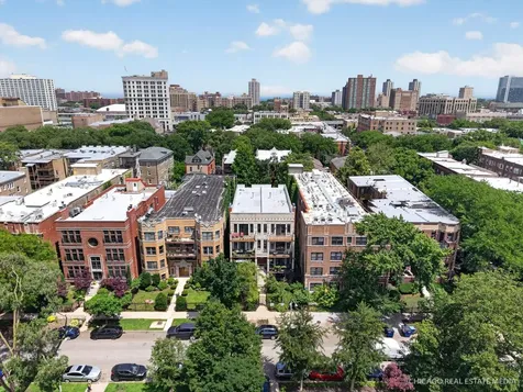 4711 North Malden Street Chicago IL 60640