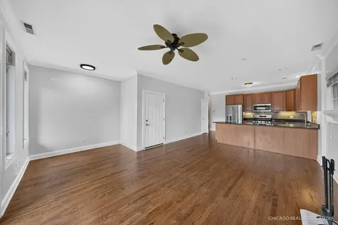 4711 North Malden Street Chicago IL 60640
