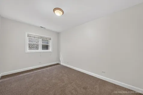 4711 North Malden Street Chicago IL 60640