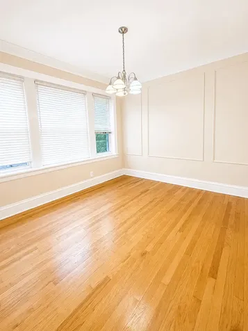 2042 West Farragut Avenue Chicago IL 60625