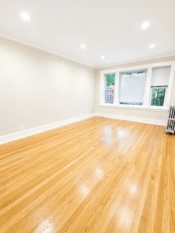 2042 West Farragut Avenue Chicago IL 60625