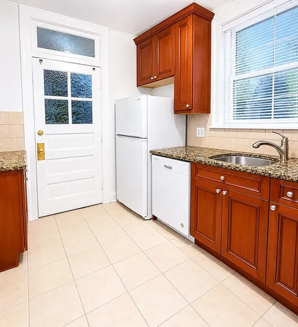 2042 West Farragut Avenue Chicago IL 60625