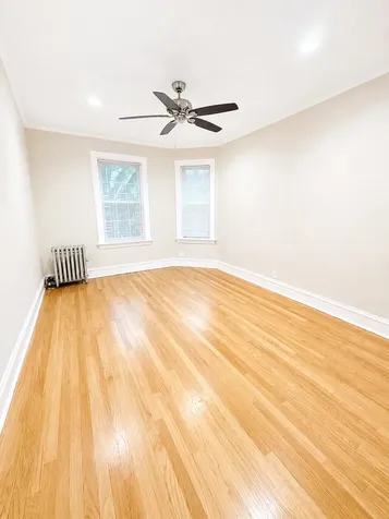 2042 West Farragut Avenue Chicago IL 60625