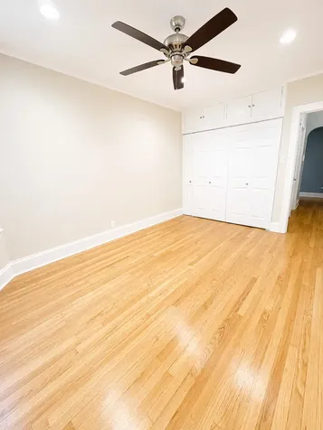 2042 West Farragut Avenue Chicago IL 60625