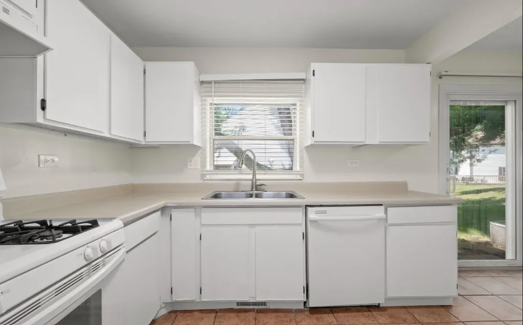 2651 Country Oaks Court Aurora IL 60502