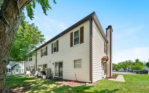 2651 Country Oaks Court Aurora IL 60502