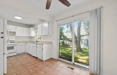 2651 Country Oaks Court Aurora IL 60502