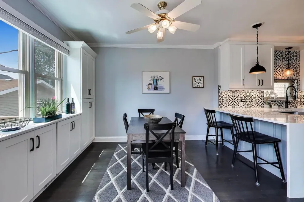 6725 West Albion Avenue Chicago IL 60631