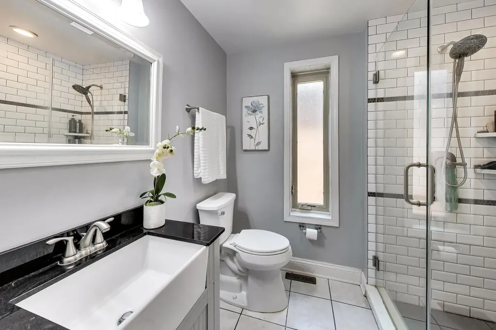 6725 West Albion Avenue Chicago IL 60631