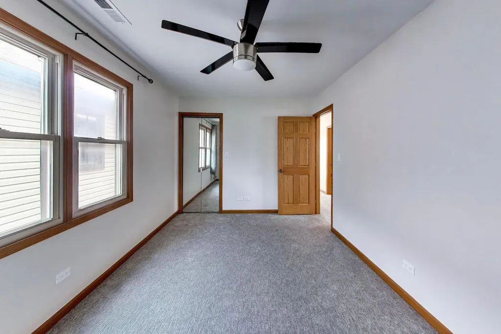 6725 West Albion Avenue Chicago IL 60631