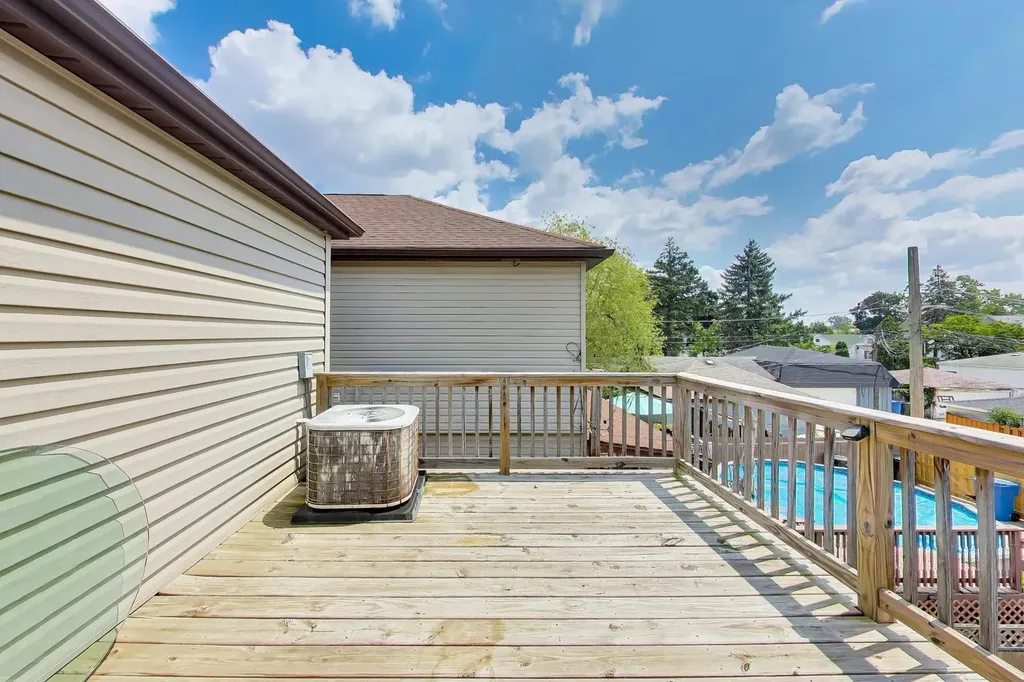 6725 West Albion Avenue Chicago IL 60631