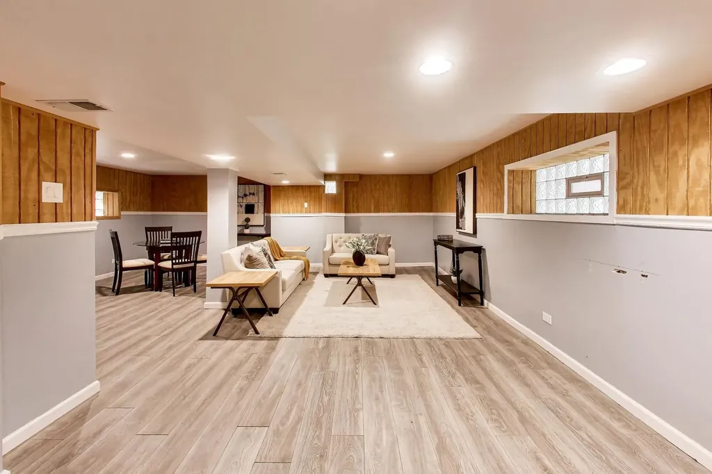 6725 West Albion Avenue Chicago IL 60631