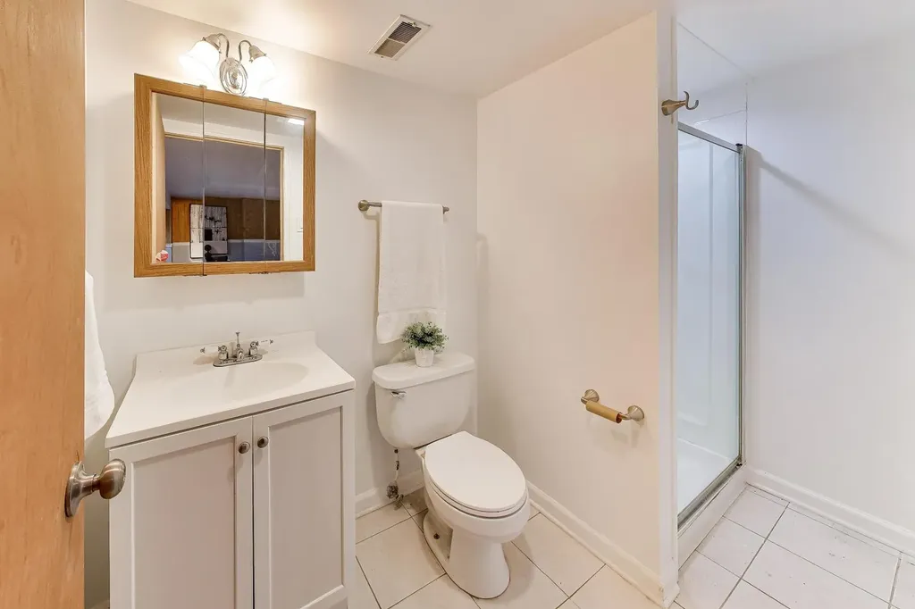 6725 West Albion Avenue Chicago IL 60631