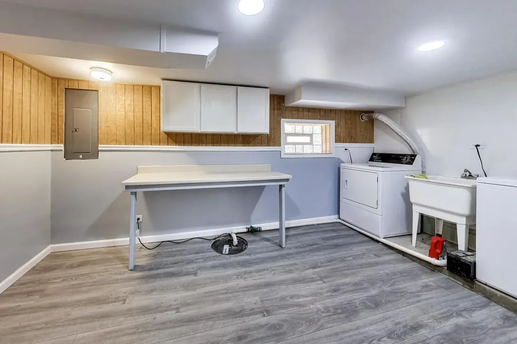 6725 West Albion Avenue Chicago IL 60631