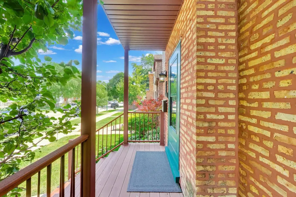 6725 West Albion Avenue Chicago IL 60631