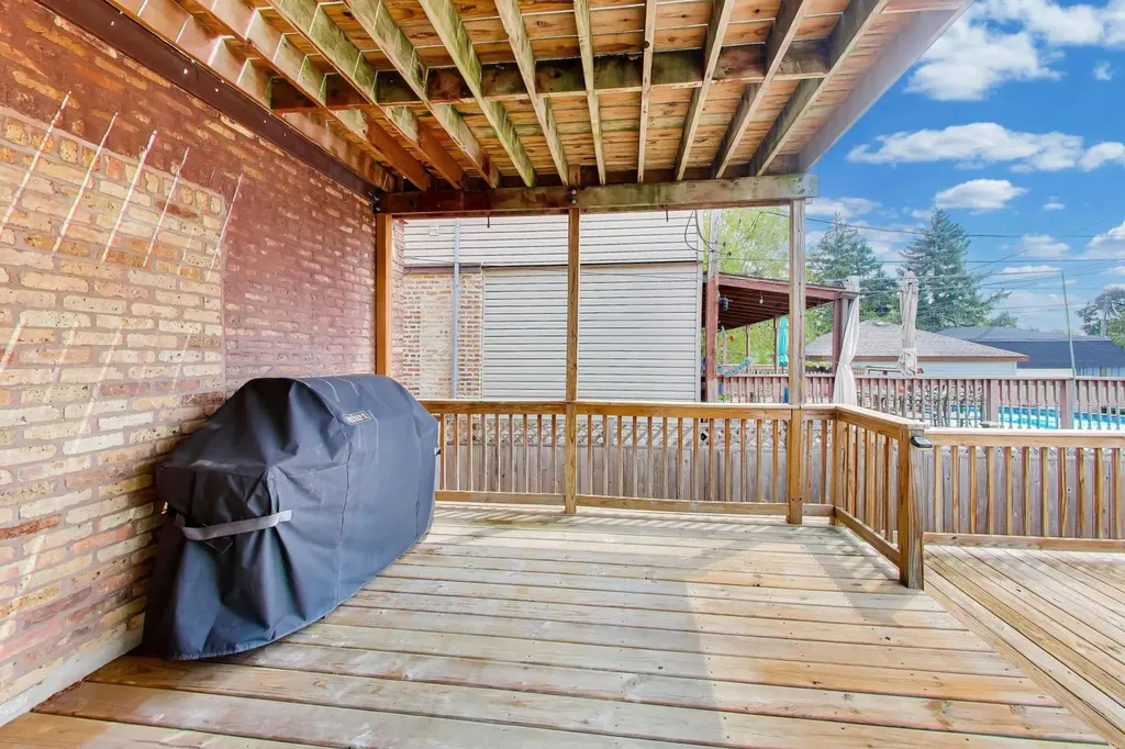 6725 West Albion Avenue Chicago IL 60631