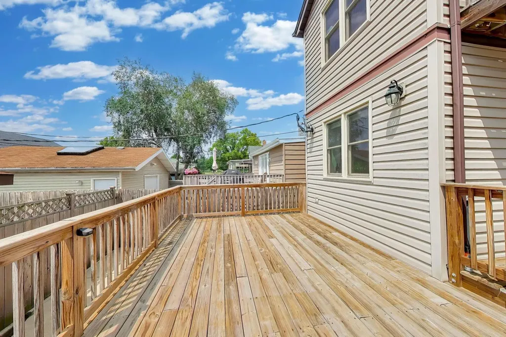 6725 West Albion Avenue Chicago IL 60631