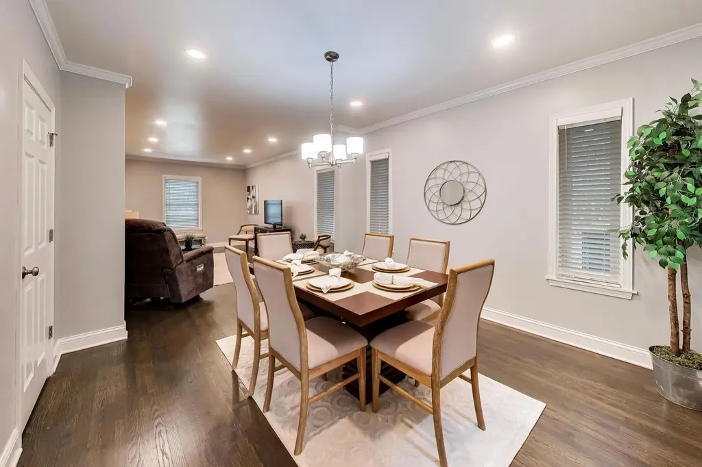 6725 West Albion Avenue Chicago IL 60631