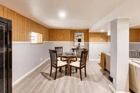 6725 West Albion Avenue Chicago IL 60631