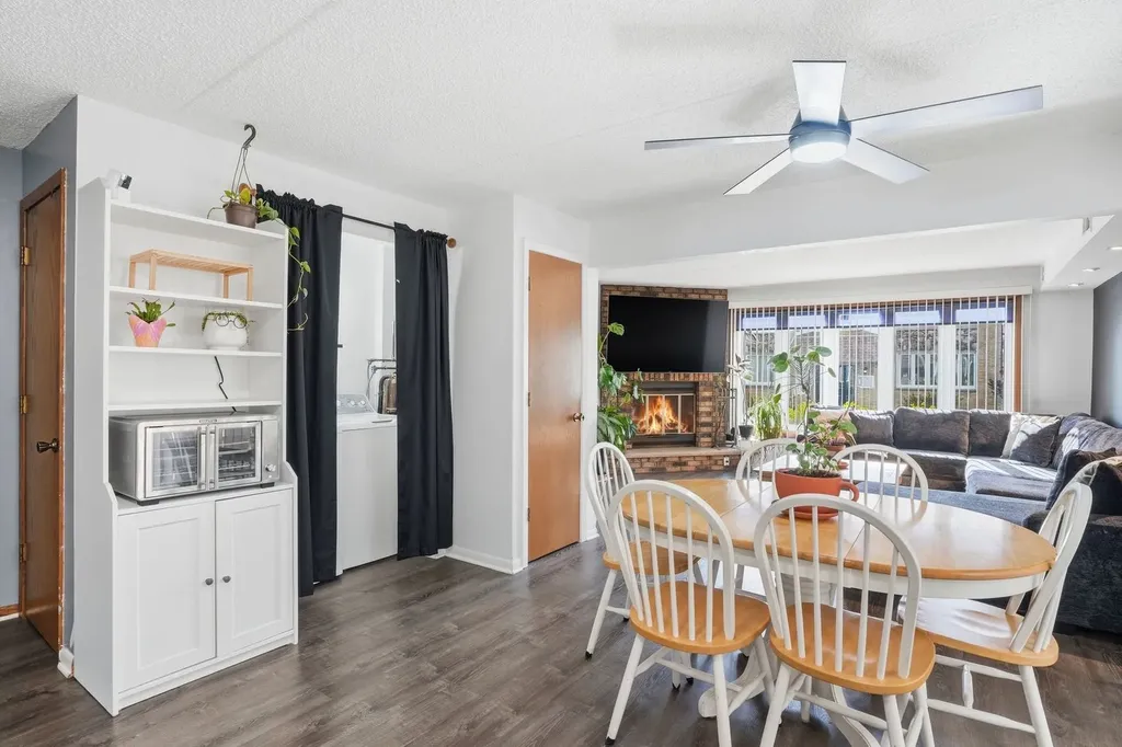 6257 South Newland Avenue Chicago IL 60638