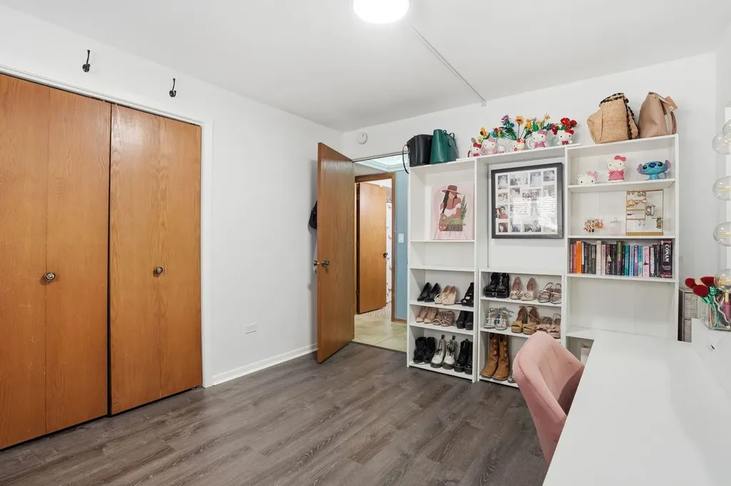 6257 South Newland Avenue Chicago IL 60638