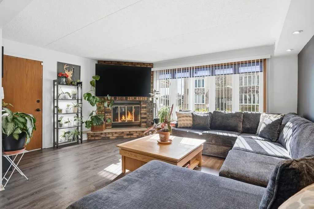 6257 South Newland Avenue Chicago IL 60638