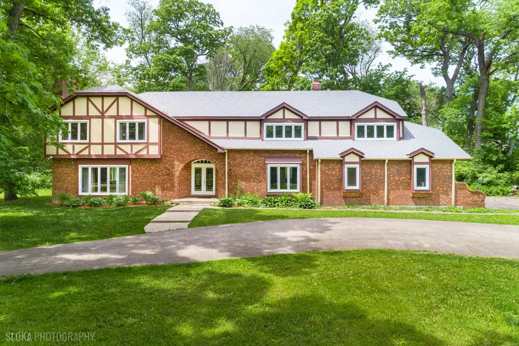 4 Auburn Lane Barrington IL 60010