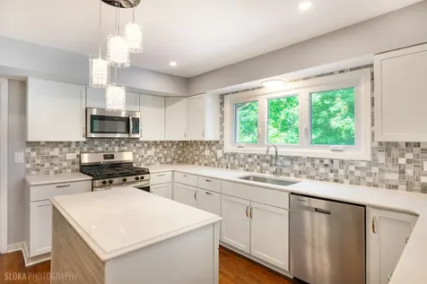 4 Auburn Lane Barrington IL 60010
