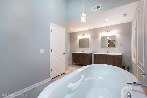 4 Auburn Lane Barrington IL 60010