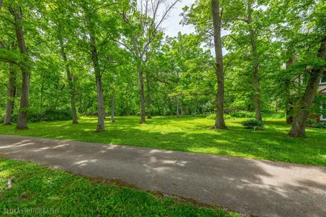 4 Auburn Lane Barrington IL 60010