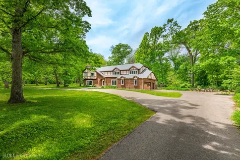 4 Auburn Lane Barrington IL 60010