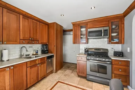 1302 Fall Court Wheeling IL 60090